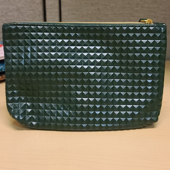 Ipsy Green Textured Makeup Bag - Picture 2 of 4